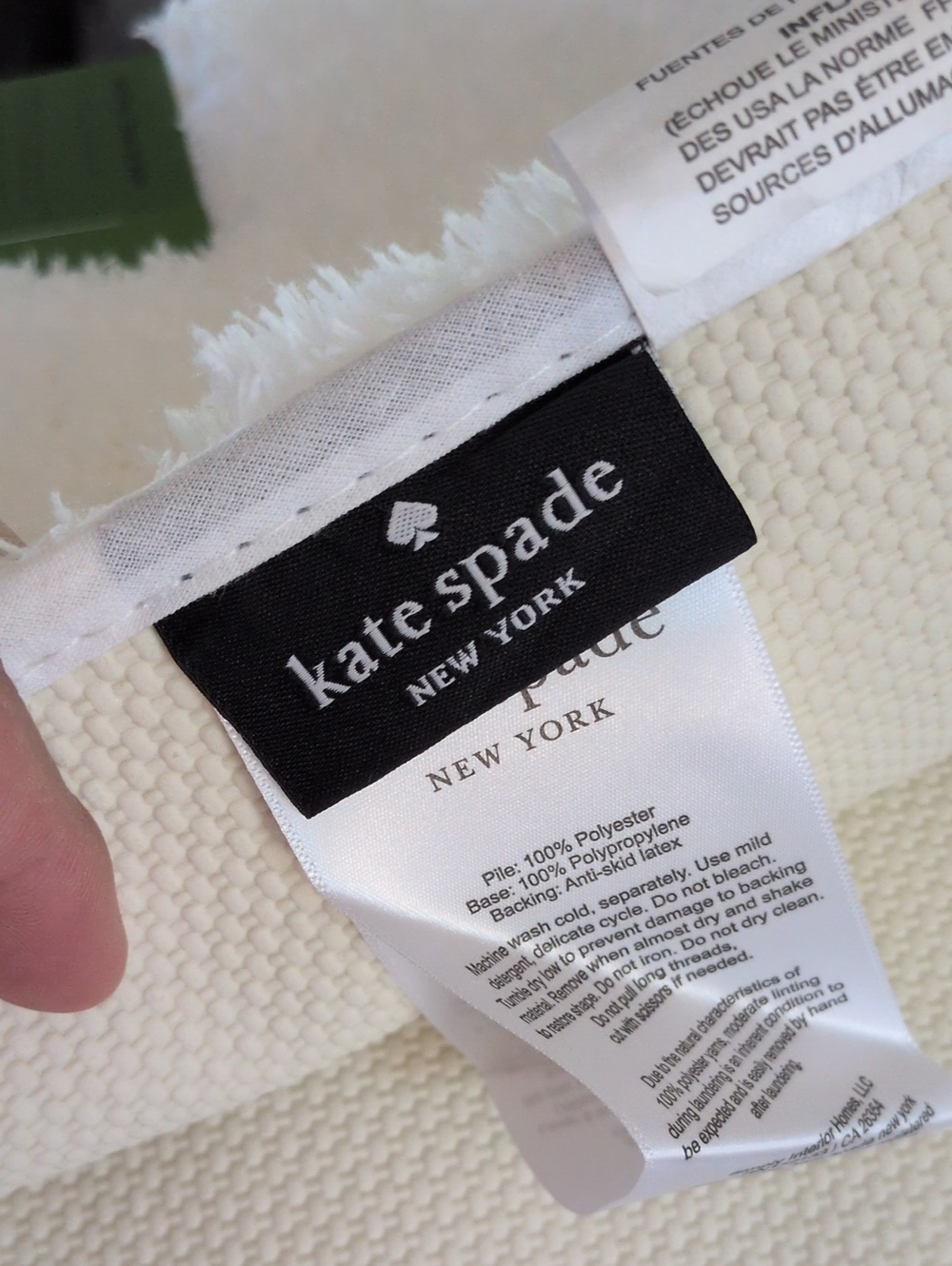 KATE SPADE  White Bath Rug - Picture 4 of 4
